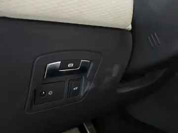 2017 Land Rover Range Rover Velar с пробегом 122 006 км
