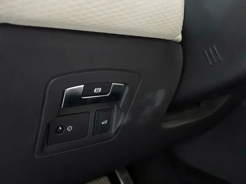2017 Land Rover Range Rover Velar с пробегом 122 006 км