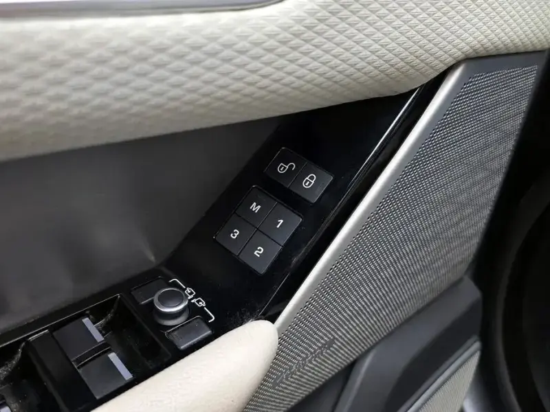 2017 Land Rover Range Rover Velar с пробегом 122 006 км