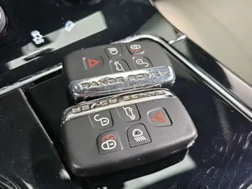 2017 Land Rover Range Rover Velar с пробегом 122 006 км