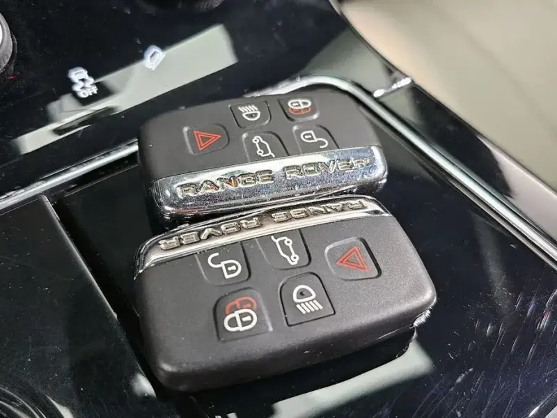 2017 Land Rover Range Rover Velar с пробегом 122 006 км