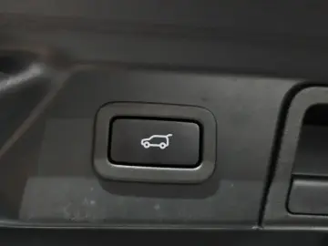 2022 Land Rover Range Rover Velar с пробегом 42 113 км