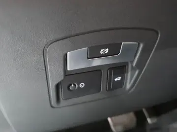 2020 Land Rover Range Rover Velar с пробегом 63 206 км
