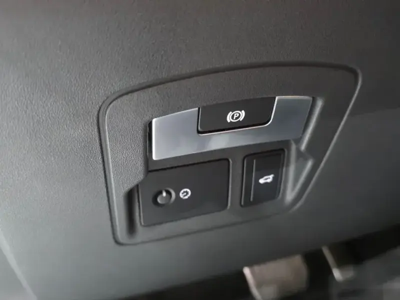 2020 Land Rover Range Rover Velar с пробегом 63 206 км