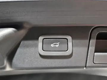 2017 Land Rover Range Rover Velar с пробегом 114 623 км