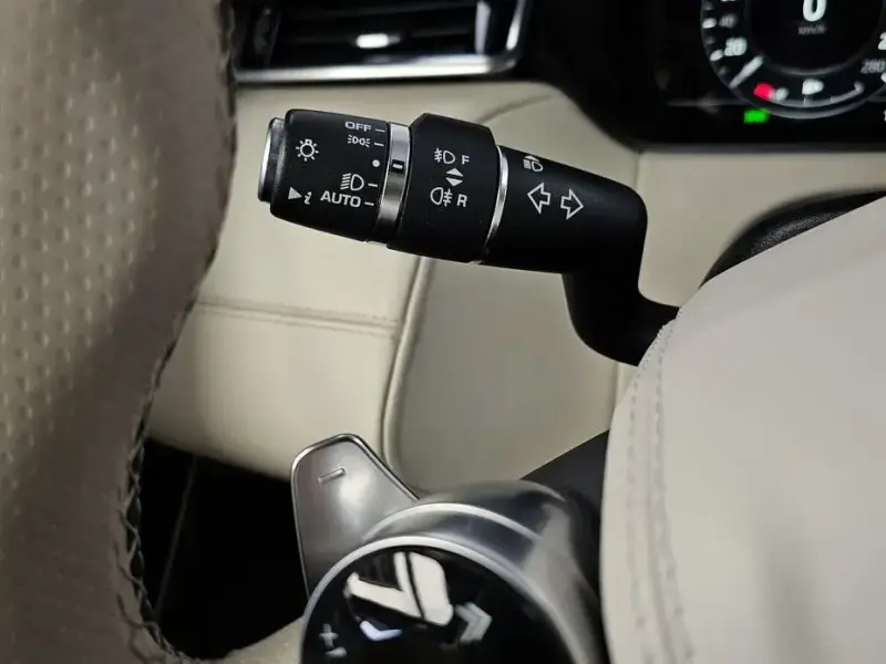 2018 Land Rover Range Rover Velar с пробегом 122 999 км