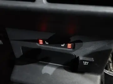 2017 Land Rover Range Rover Velar с пробегом 98 578 км