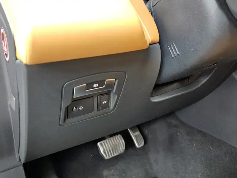 2019 Land Rover Range Rover Velar с пробегом 74 963 км