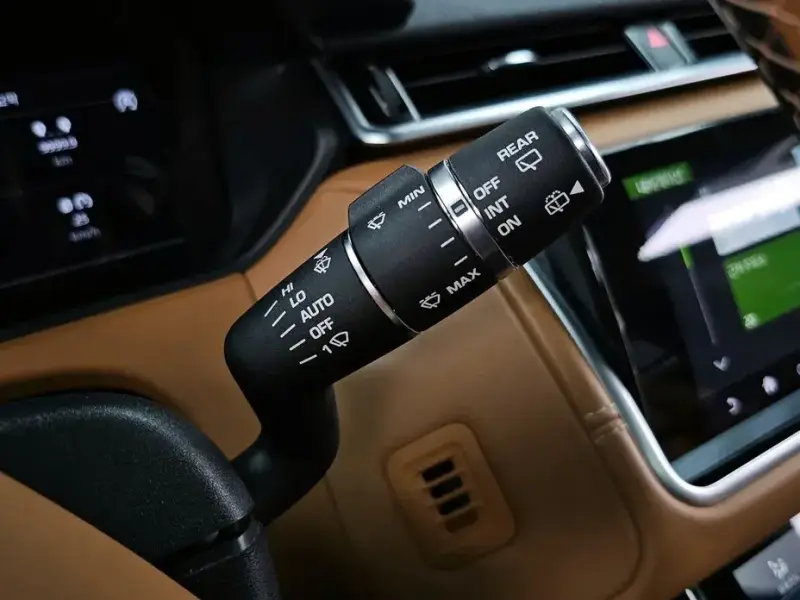2019 Land Rover Range Rover Velar с пробегом 74 963 км