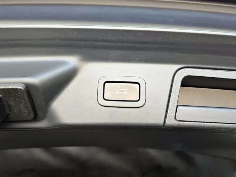2019 Land Rover Range Rover Velar с пробегом 74 963 км