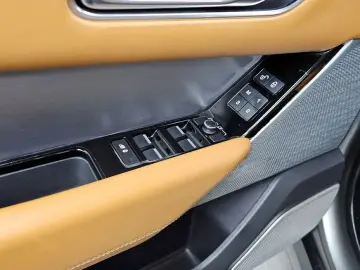2019 Land Rover Range Rover Velar с пробегом 74 963 км