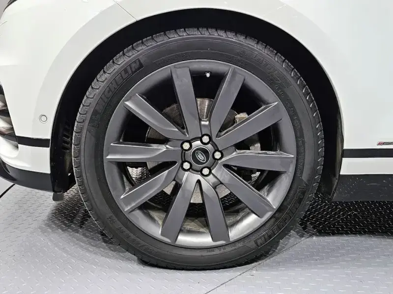 2020 Land Rover Range Rover Velar с пробегом 47 968 км