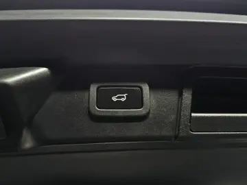 2020 Land Rover Range Rover Velar с пробегом 47 968 км