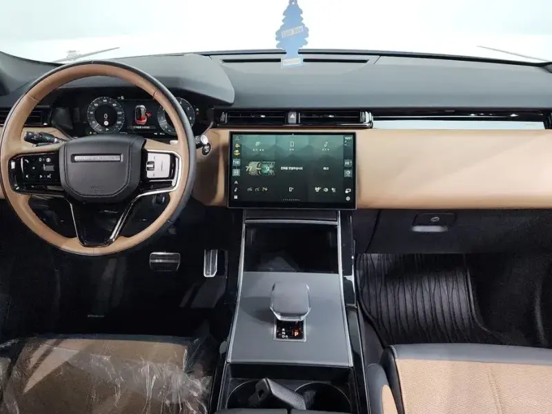 2024 Land Rover Range Rover Velar с пробегом 26 572 км