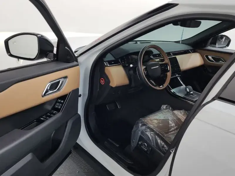 2024 Land Rover Range Rover Velar с пробегом 26 572 км