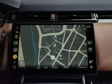 2024 Land Rover Range Rover Velar с пробегом 26 572 км