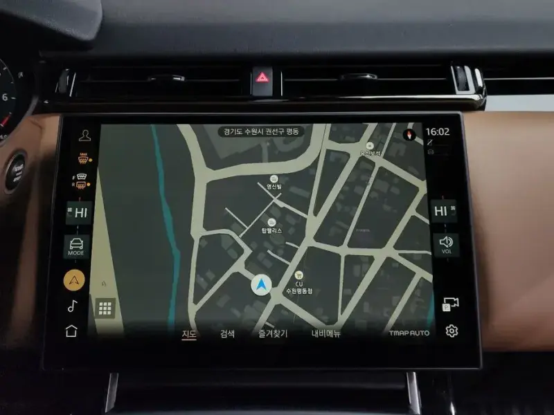 2024 Land Rover Range Rover Velar с пробегом 26 572 км