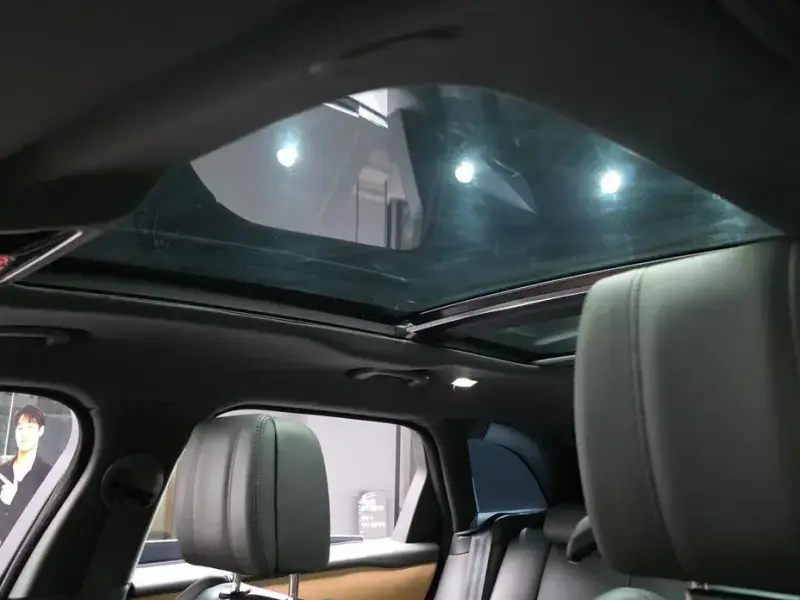 2024 Land Rover Range Rover Velar с пробегом 16 697 км