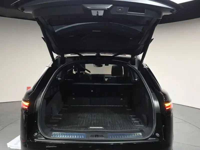 2024 Land Rover Range Rover Velar с пробегом 16 697 км