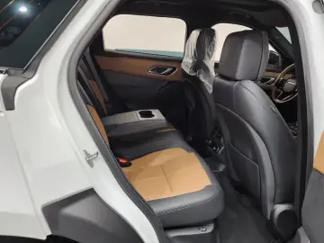 2025 Land Rover Range Rover Velar с пробегом 5 331 км