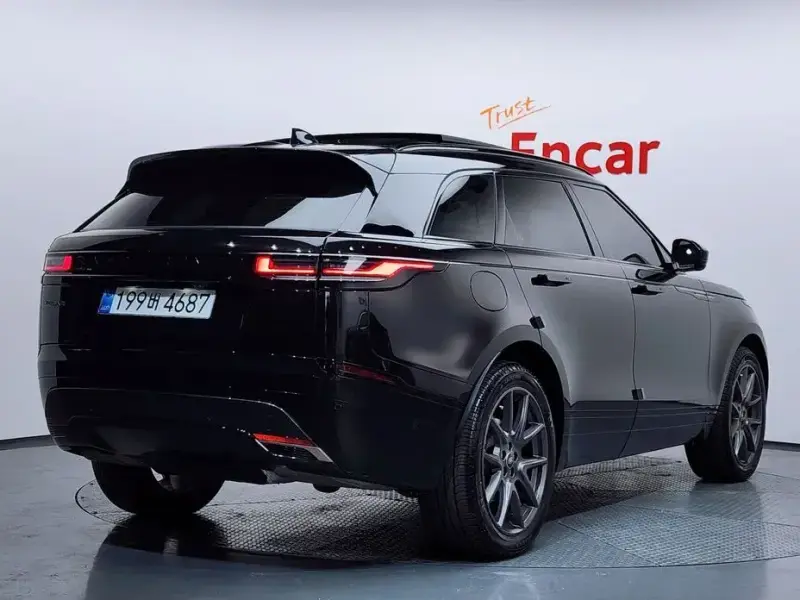 2025 Land Rover Range Rover Velar с пробегом 15 273 км
