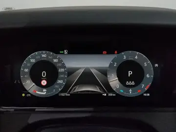 2025 Land Rover Range Rover Velar с пробегом 15 273 км