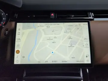 2025 Land Rover Range Rover Velar с пробегом 15 273 км