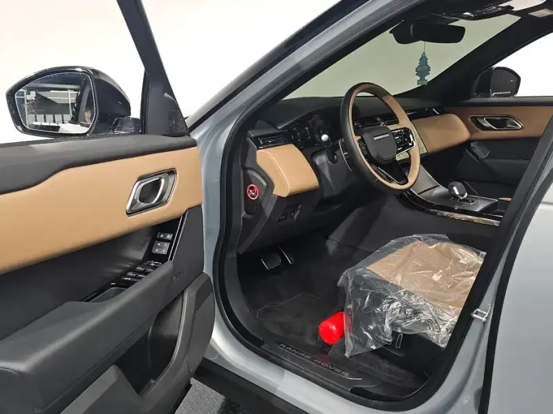 2024 Land Rover Range Rover Velar с пробегом 9 527 км