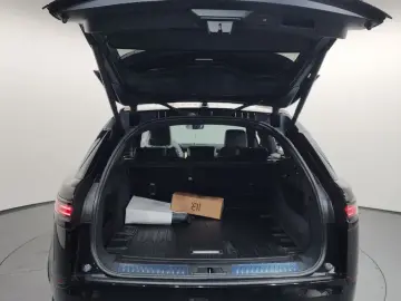 2025 Land Rover Range Rover Velar с пробегом 15 273 км