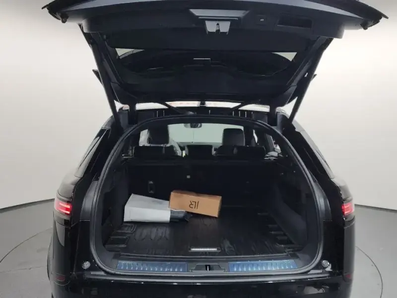 2025 Land Rover Range Rover Velar с пробегом 15 273 км