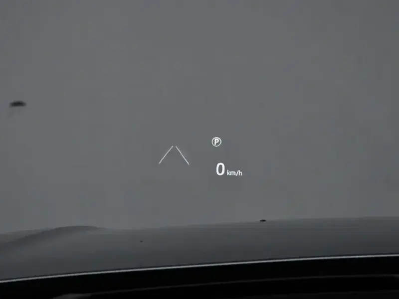 2024 Land Rover Range Rover Velar с пробегом 9 527 км