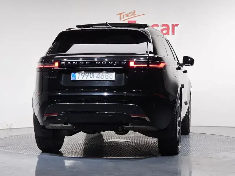 2025 Land Rover Range Rover Velar с пробегом 7 520 км