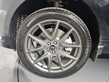 2025 Land Rover Range Rover Velar с пробегом 7 520 км