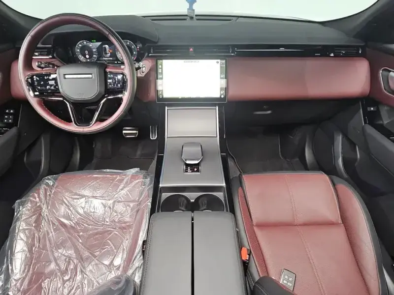 2025 Land Rover Range Rover Velar с пробегом 7 520 км