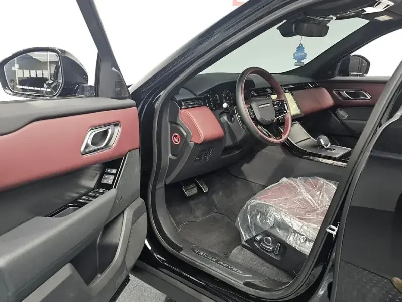 2025 Land Rover Range Rover Velar с пробегом 7 520 км