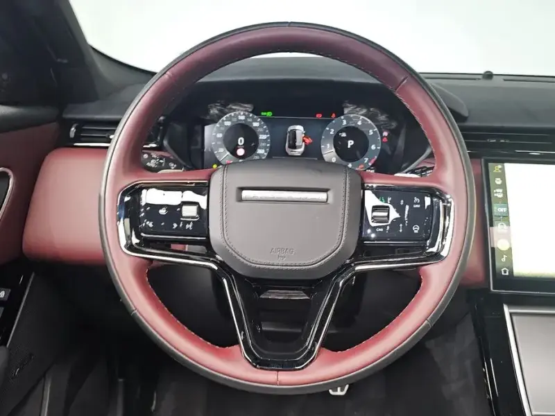 2025 Land Rover Range Rover Velar с пробегом 7 520 км