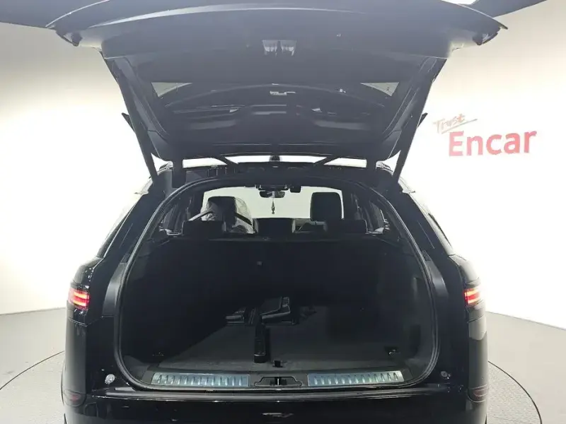 2025 Land Rover Range Rover Velar с пробегом 7 520 км