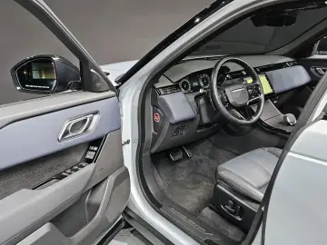 2024 Land Rover Range Rover Velar с пробегом 12 302 км