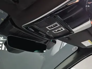 2024 Land Rover Range Rover Velar с пробегом 12 302 км