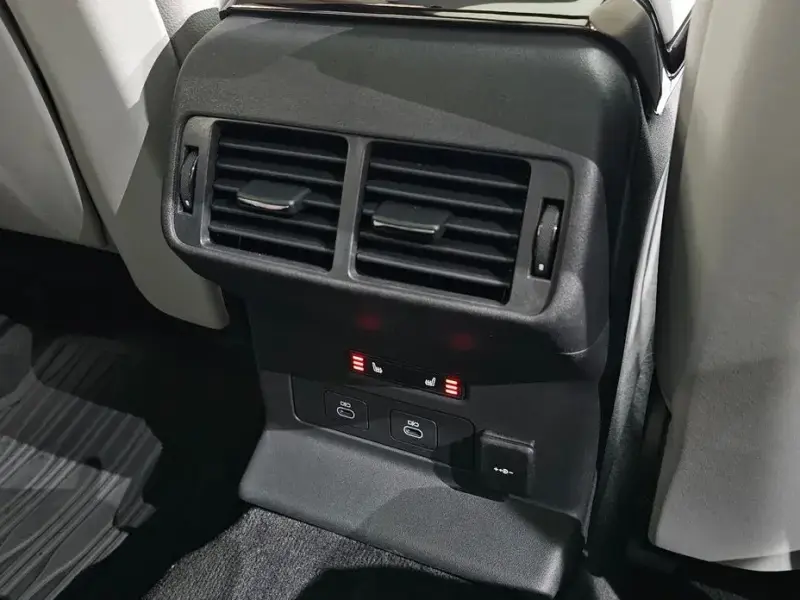 2024 Land Rover Range Rover Velar с пробегом 19 987 км