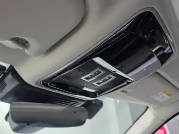 2025 Land Rover Range Rover Velar с пробегом 378 км
