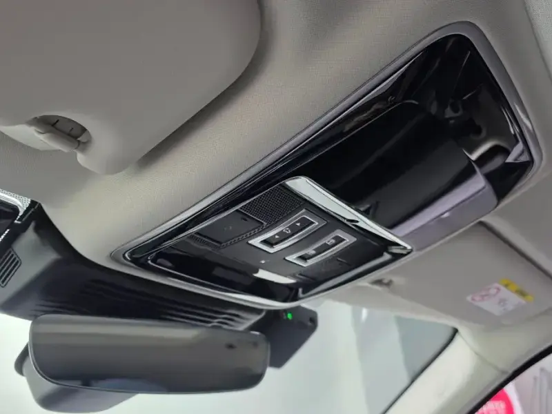 2025 Land Rover Range Rover Velar с пробегом 378 км