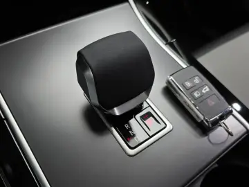 2025 Land Rover Range Rover Velar с пробегом 378 км