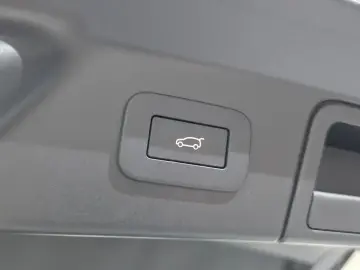 2025 Land Rover Range Rover Velar с пробегом 378 км