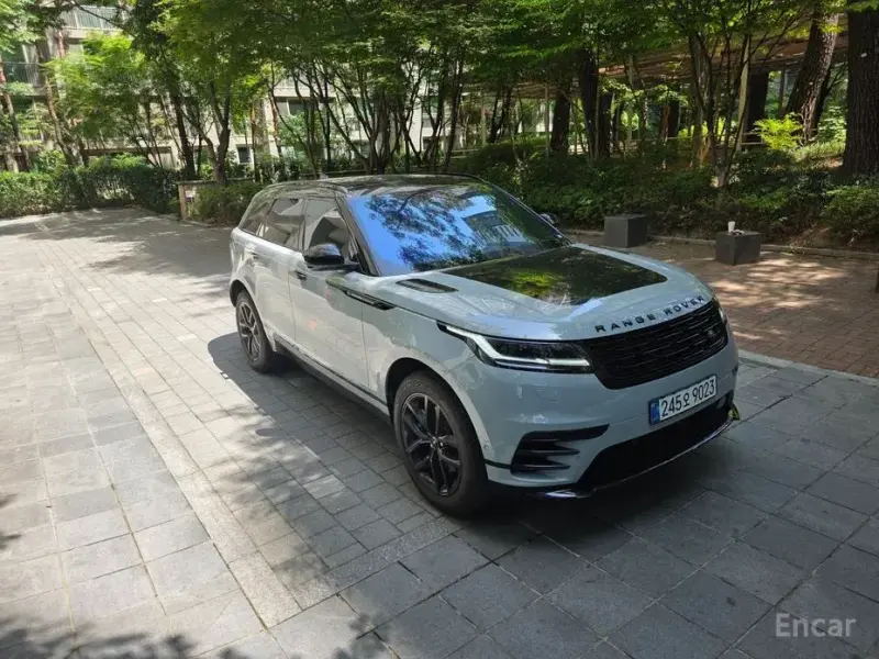 2025 Land Rover Range Rover Velar с пробегом 3 000 км