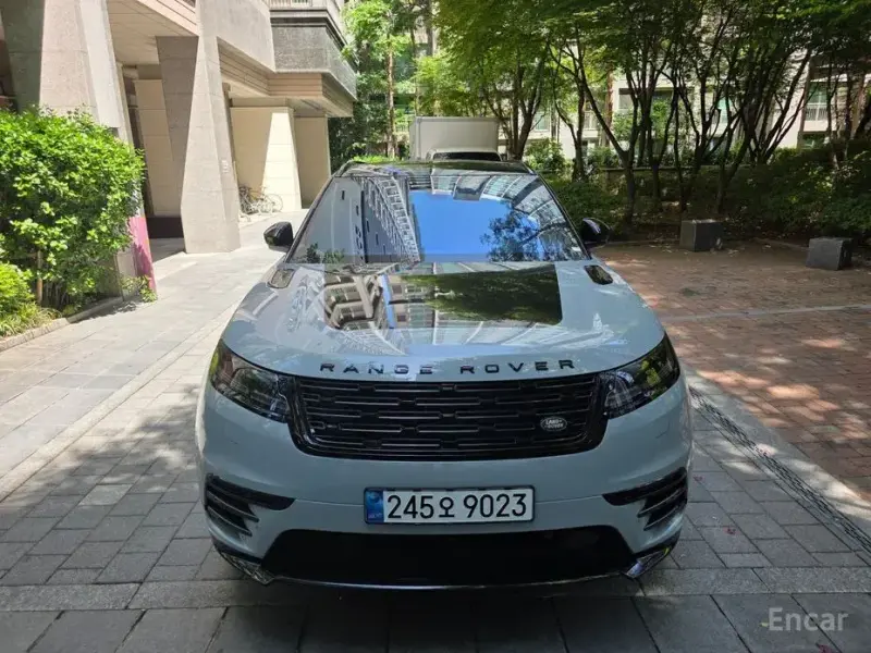 2025 Land Rover Range Rover Velar с пробегом 3 000 км