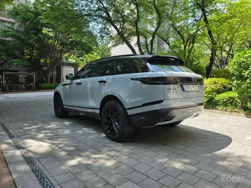 2025 Land Rover Range Rover Velar с пробегом 3 000 км