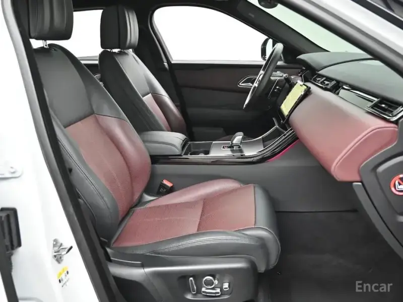 2025 Land Rover Range Rover Velar с пробегом 842 км