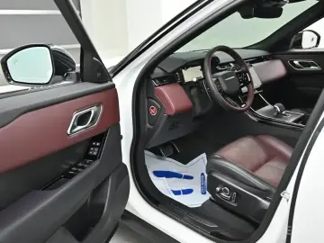 2025 Land Rover Range Rover Velar с пробегом 842 км
