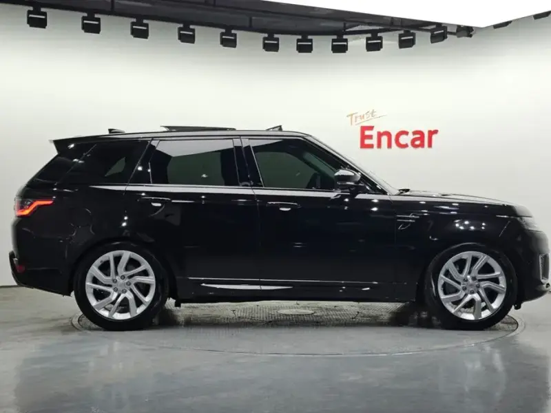 2020 Land Rover Range Rover Sport с пробегом 47 678 км